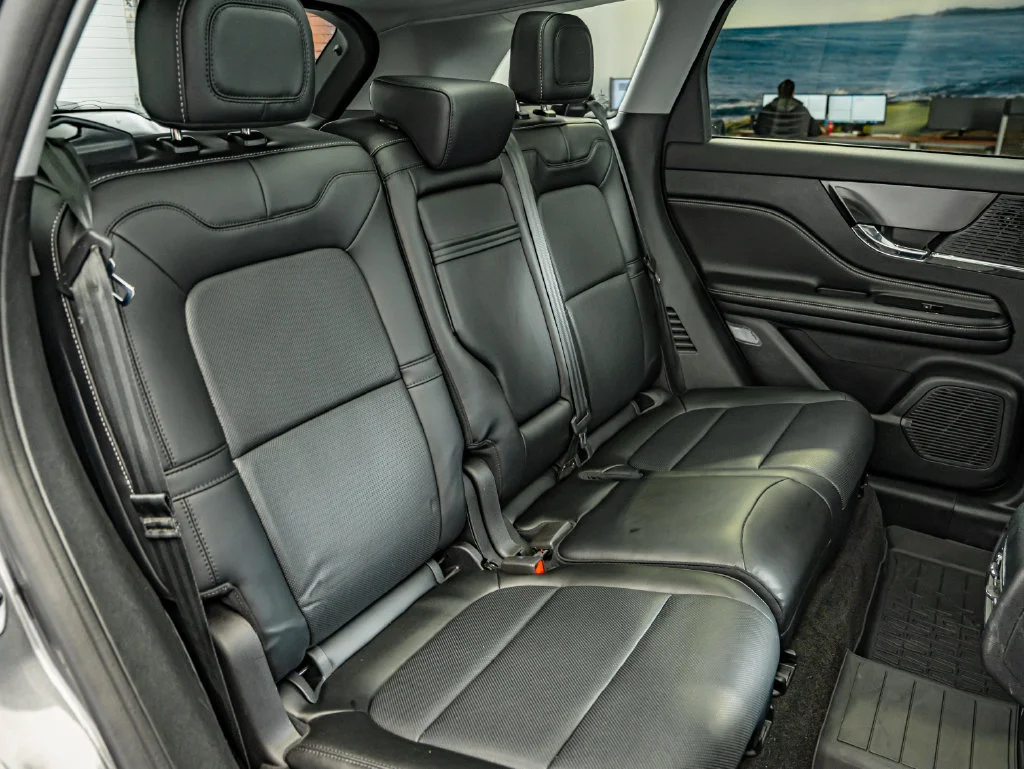 Used 2022 Gray Metallic Lincoln Reserve image 39