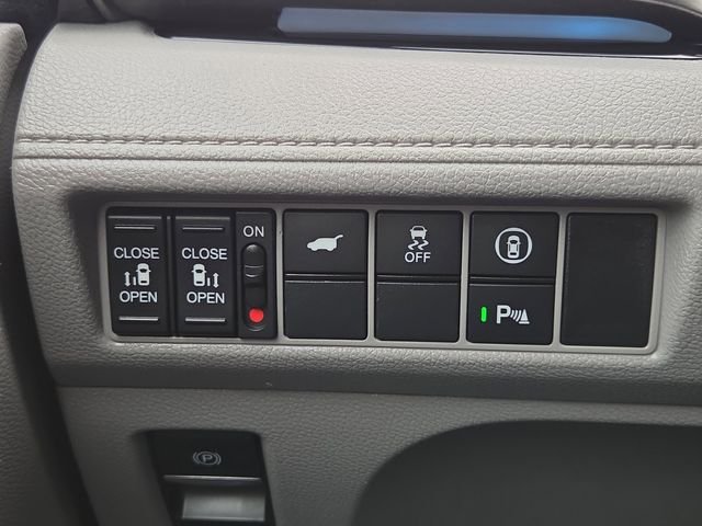 Used 2023 Obsidian Blue Pearl Honda Touring image 10
