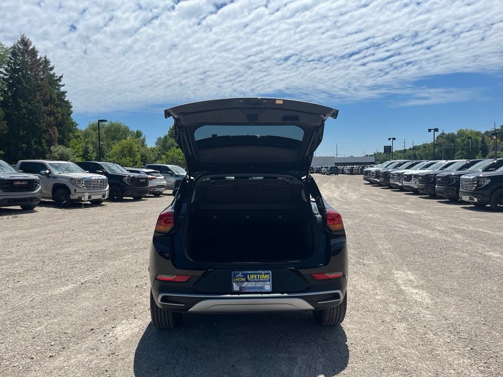 Used 2023 Ebony Twilight Metallic Buick Select image 8