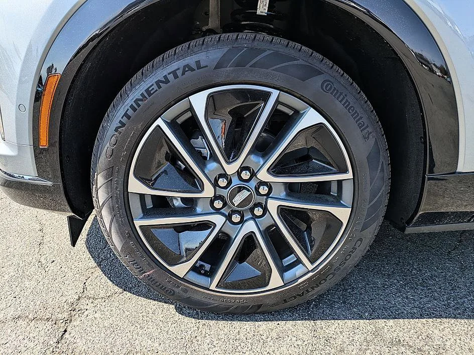 2026 Cadillac OPTIQ Sport - Photo 10