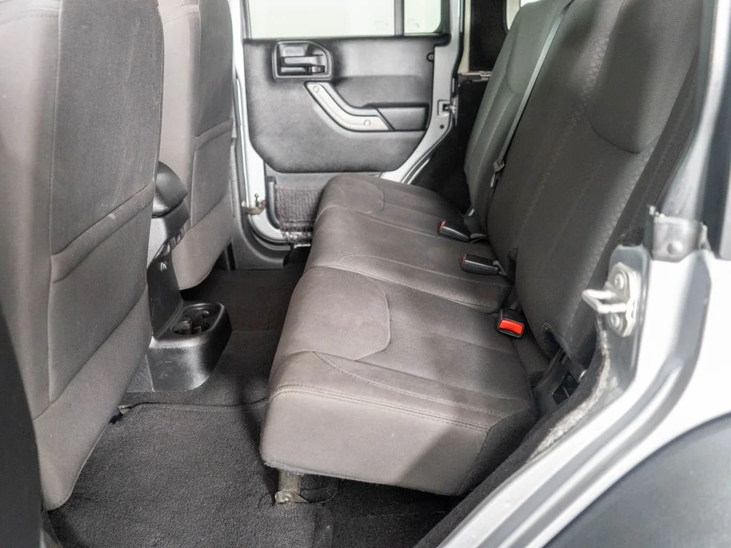 Used 2017 Silver Jeep Unlimited Sport image 11