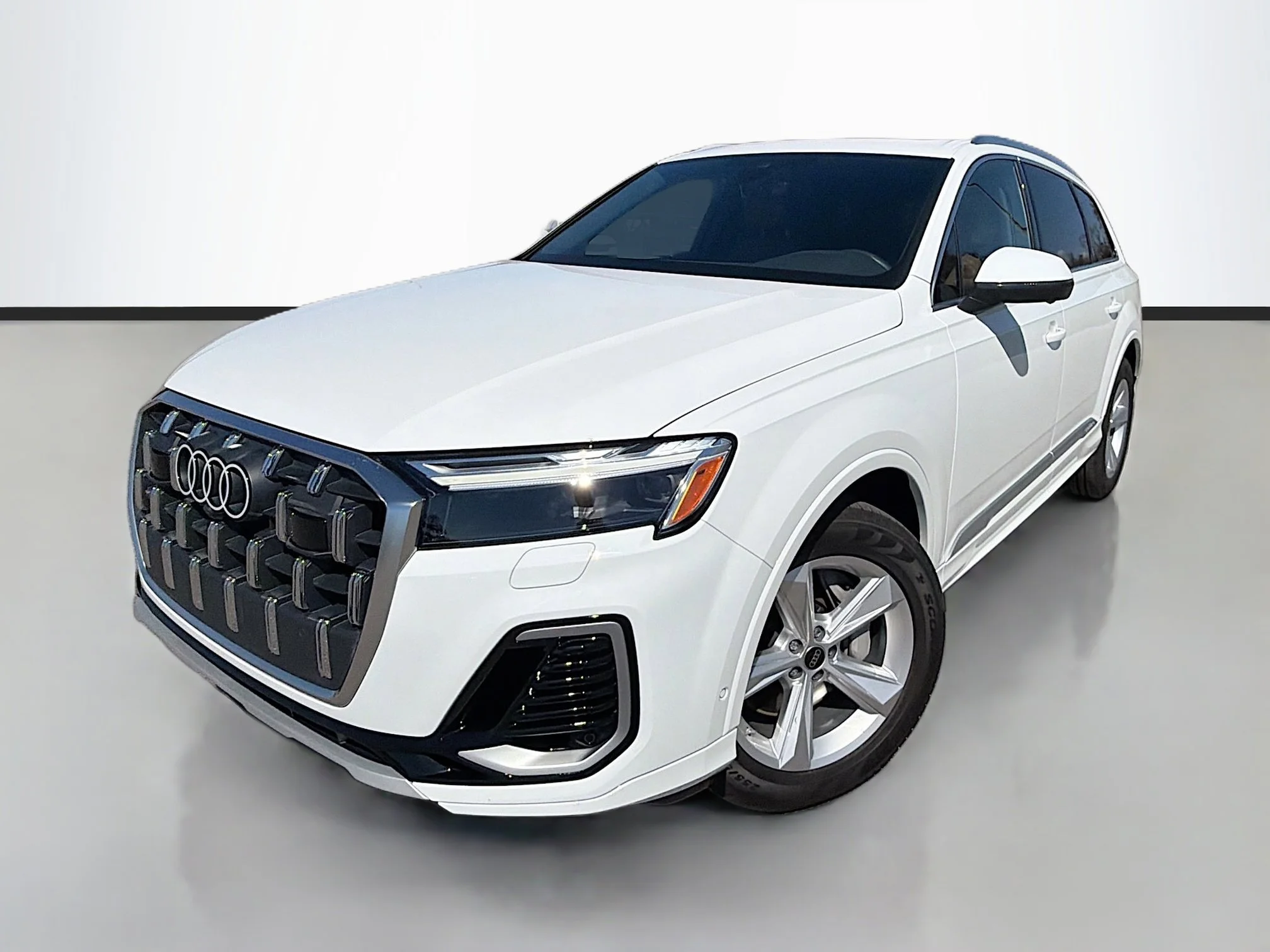 2025 Audi Q7 55 Premium quattro Tiptronic's photo