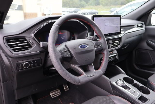 Used 2023 Gray Metallic Ford ST-Line image 9