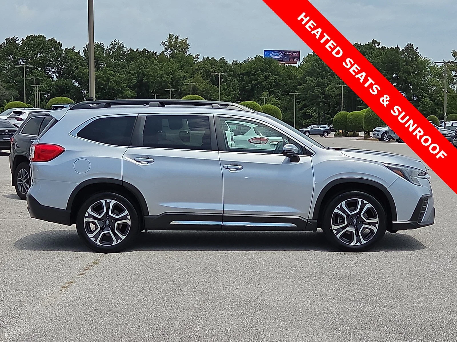 Used 2023 Ice Silver Metallic Subaru Limited image 6