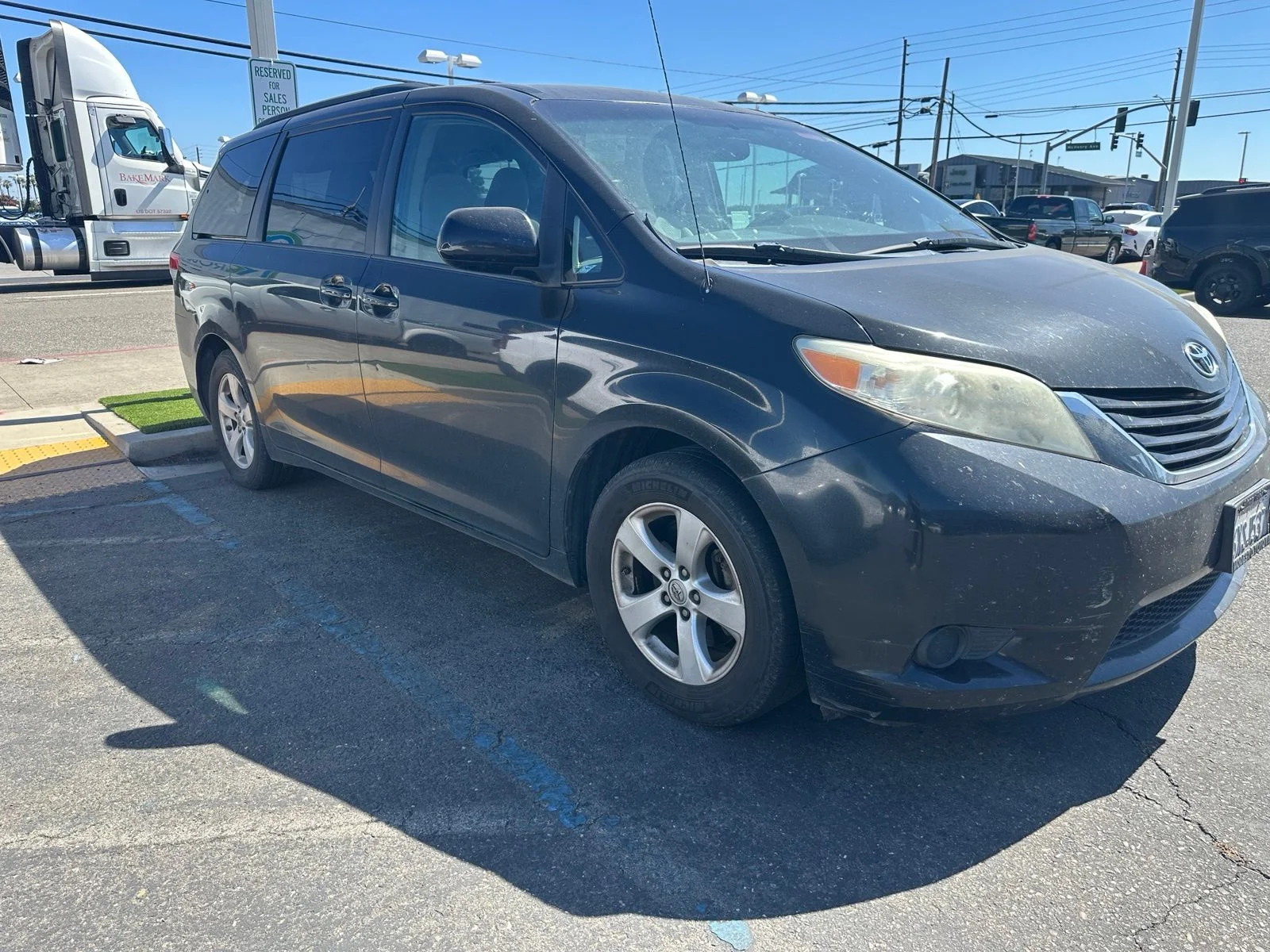 2012 Toyota Sienna LE V6 7-Passenger Access Seat's photo