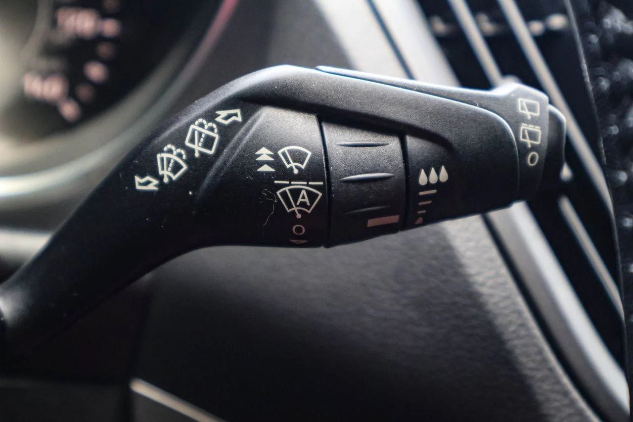 Used 2018 Magnetic Ford Titanium image 27