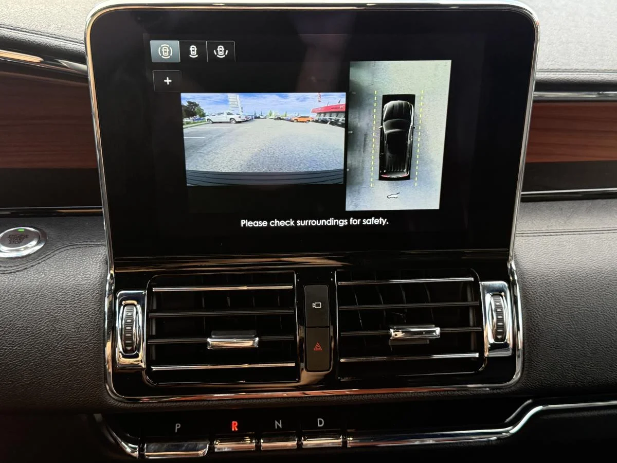 Used 2020 Blue Lincoln Reserve image 28