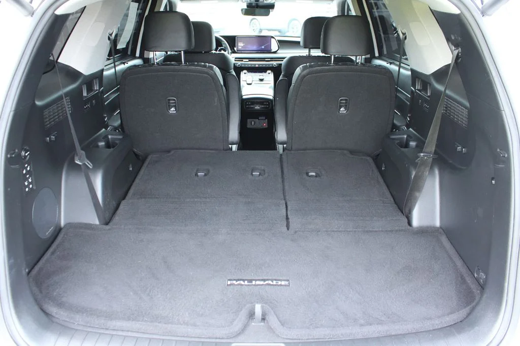 Used 2023 Hyper White Hyundai Limited image 9