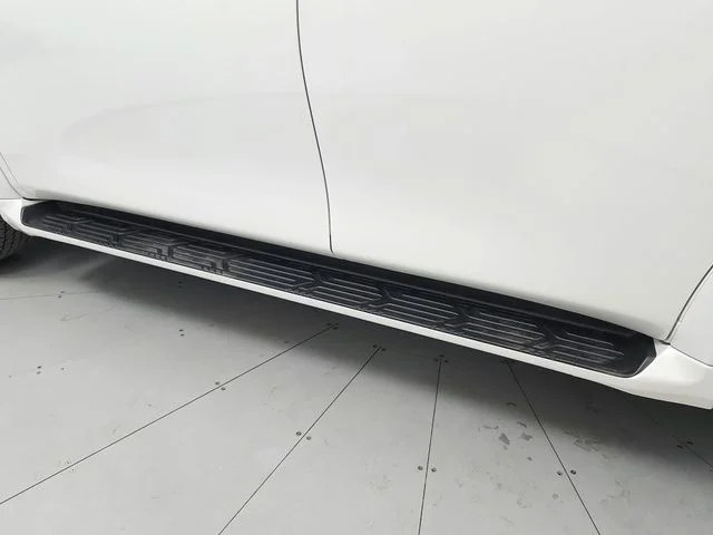 Used 2024 White Nissan Platinum image 51