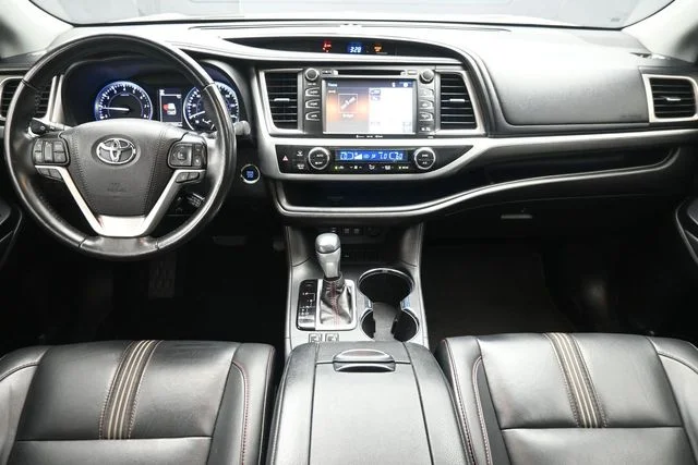 Used 2019 Midnight Black Metallic Toyota SE image 23