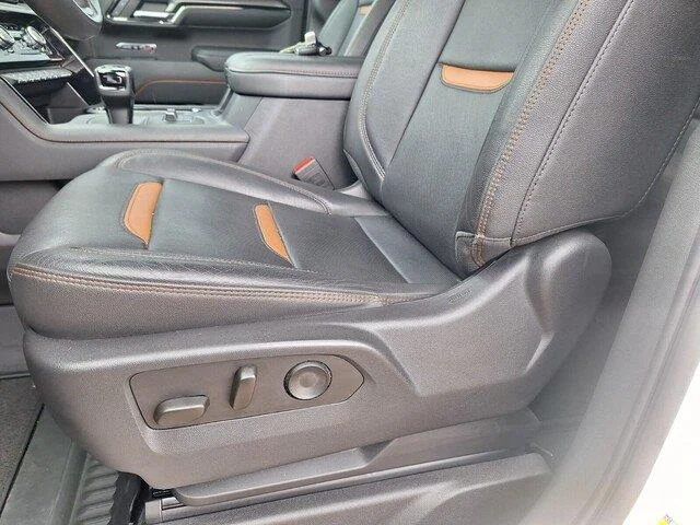 Used 2023 WHITE GMC AT4 image 12