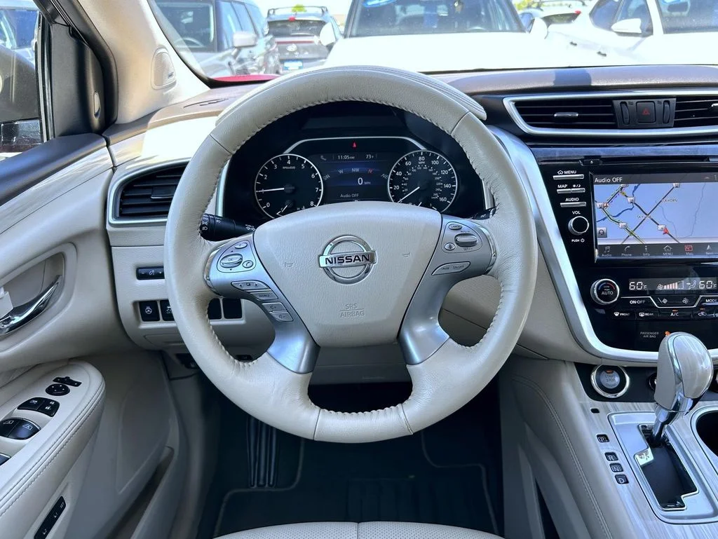 Used 2017 Red Nissan Platinum image 12