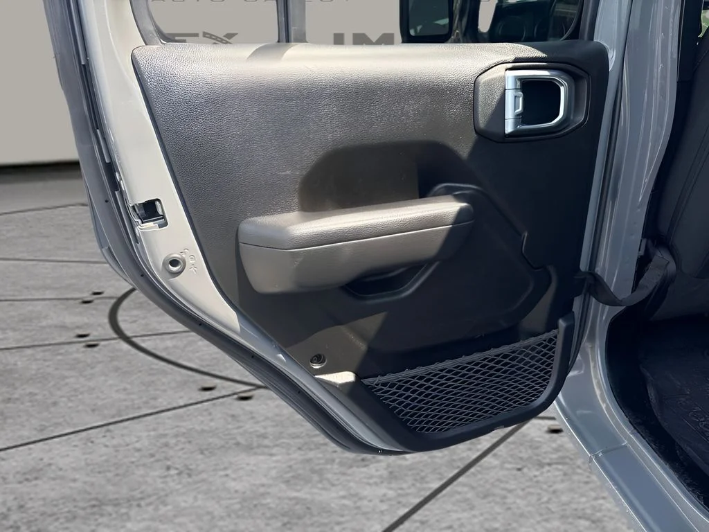 Used 2023 Gray Jeep Rubicon 4xe image 27