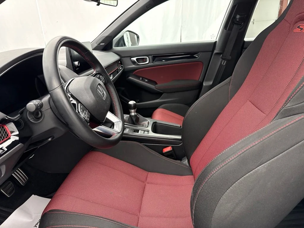Used 2024 White Honda Base image 15