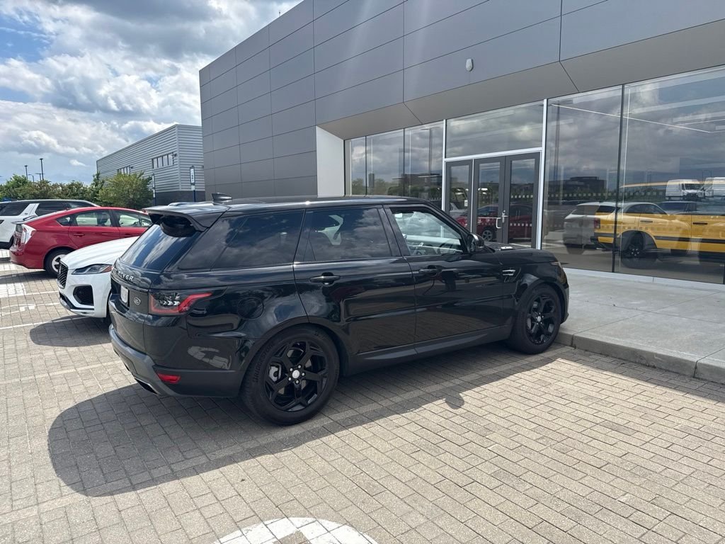 Used 2021 Santorini Black Metallic Land Rover SE image 5