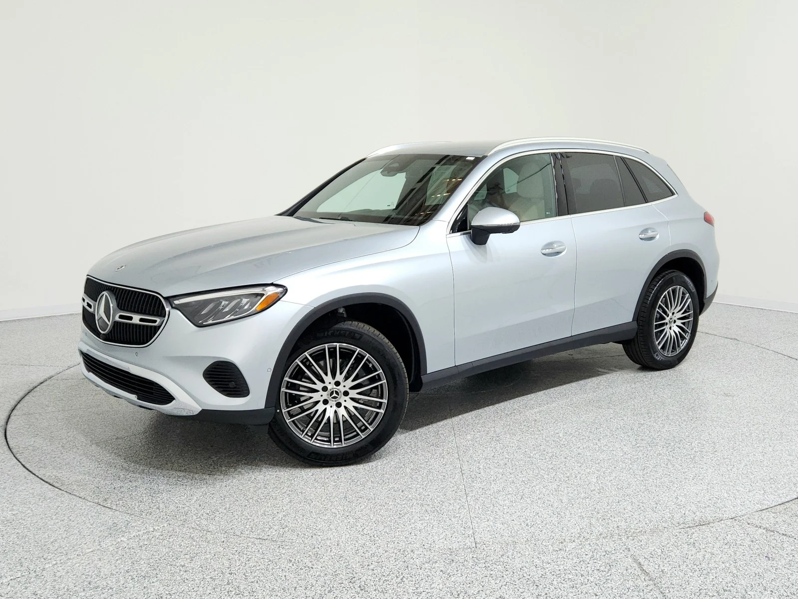 2026 Mercedes-Benz GLC GLC 300's photo