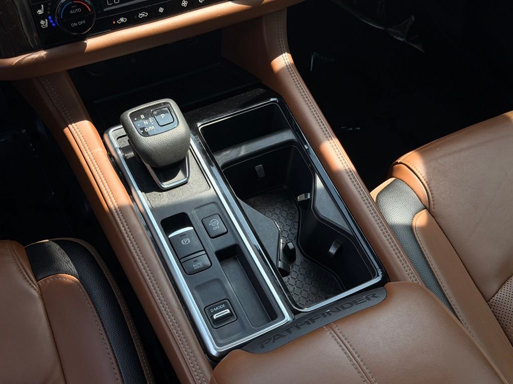 Used 2024 Gray Nissan Platinum image 21