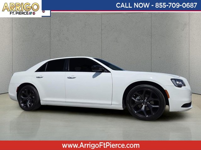 2023 Chrysler 300 Touring