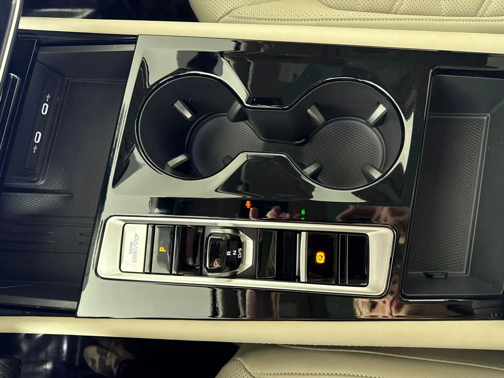 New 2026 Black Volkswagen 2.0T SE w/Technology image 23