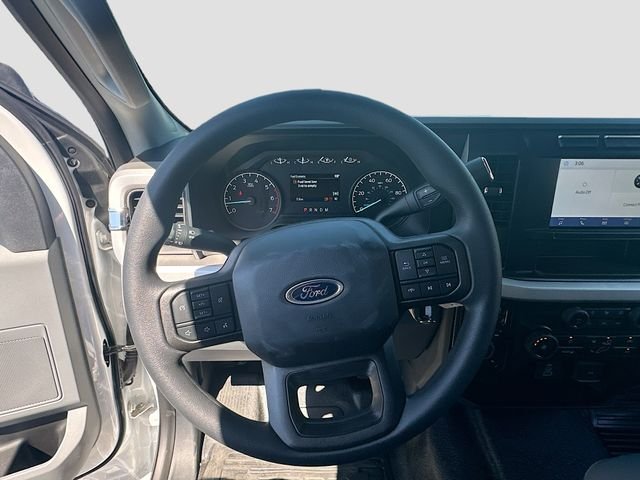 2025 Ford F-350 Super Duty Chassis Cab XL - Photo 11