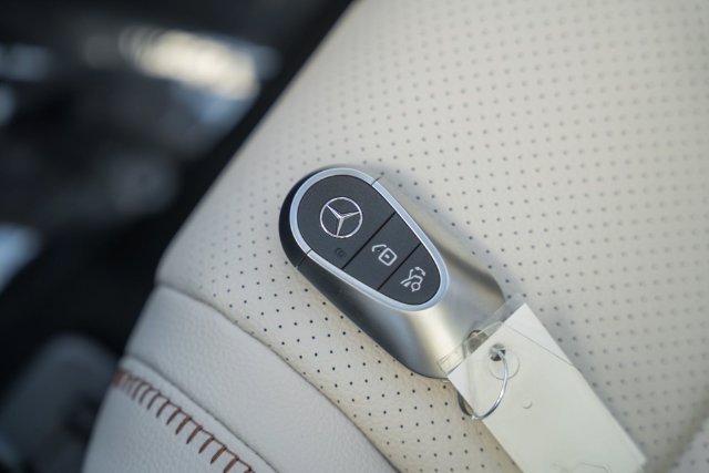 New 2027 Polar White Mercedes-Benz GLE 450 image 46