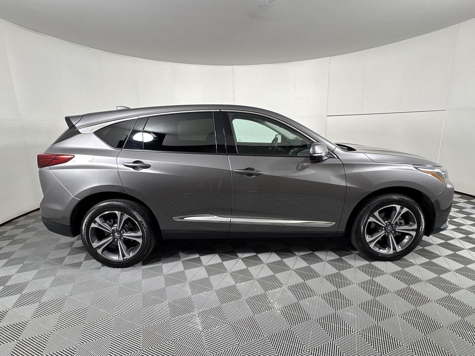Used 2024 Liquid Carbon Metallic Acura w/Advance Package image 27