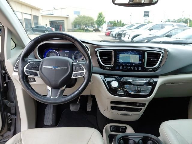 Used 2019 Crystal Metallic Chrysler Touring L Plus image 25