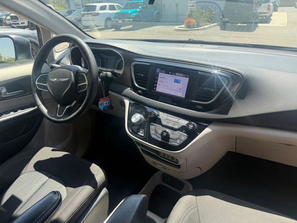 Used 2022 Gray Chrysler LX image 15