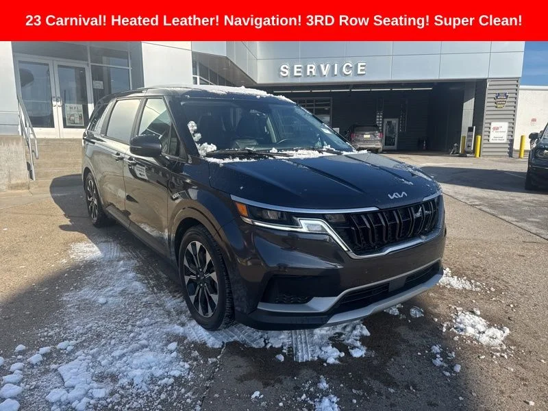 2023 Kia Sedona EX's photo
