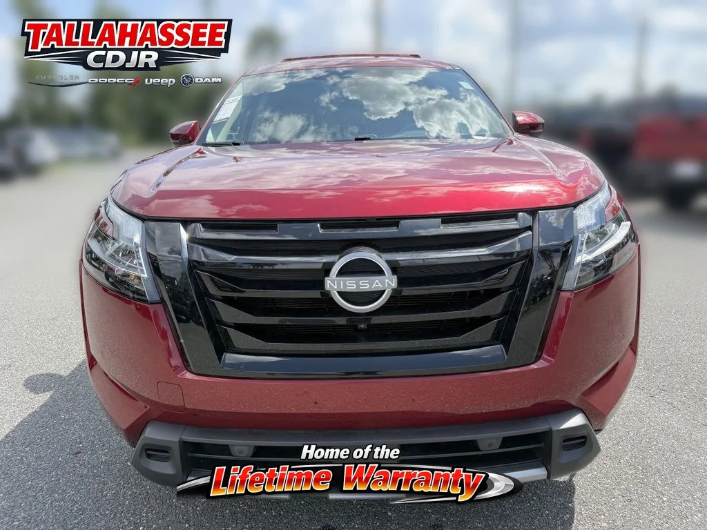 Used 2023 Scarlet Nissan SL image 10