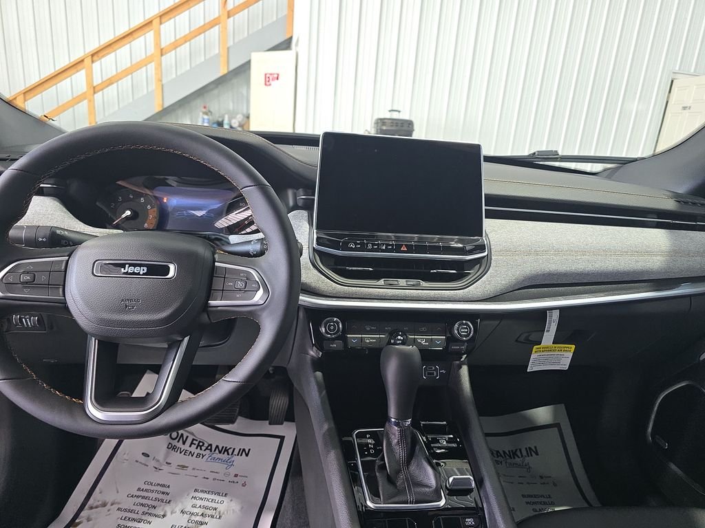 New 2026 Diamond Black Crystal Pearlcoat Jeep  image 15