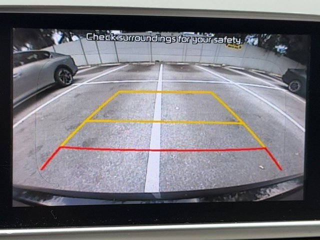 Used 2022 Red Kia LX image 33