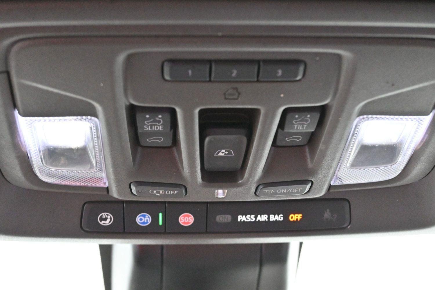 Used 2022 White Frost Tricoat GMC Denali image 36