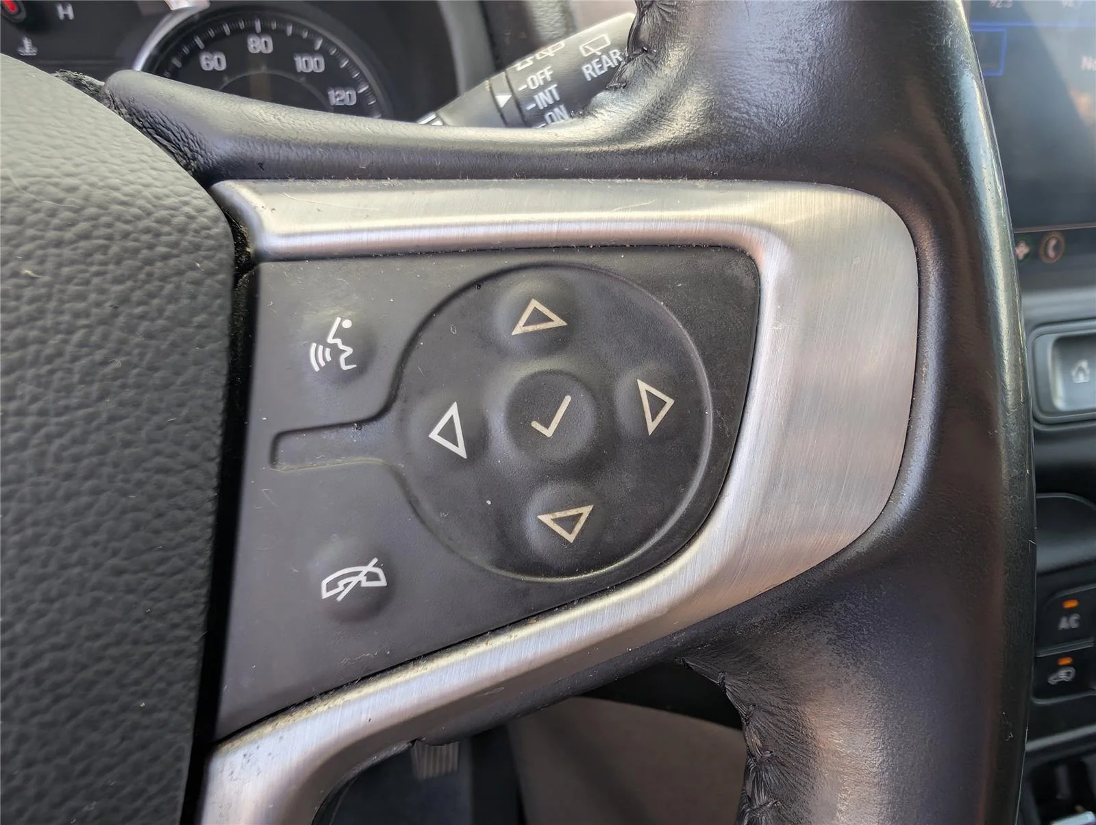 Used 2020 QUICKSILVER METALLIC GMC SLE image 19