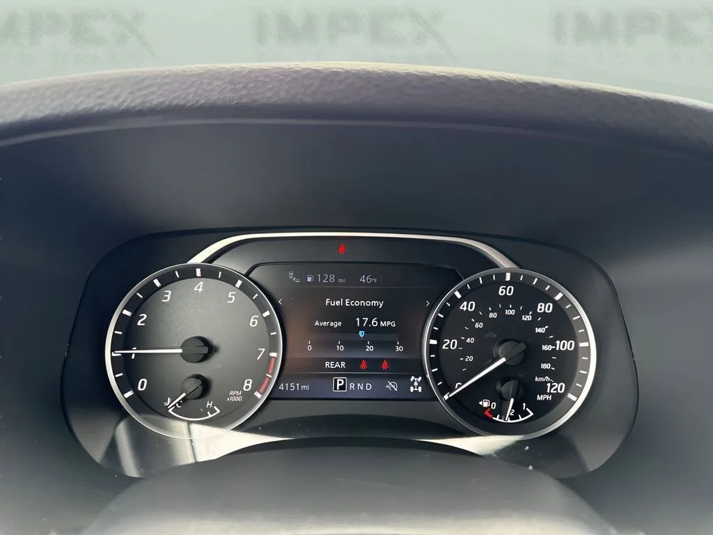 Used 2024 White Nissan S image 22