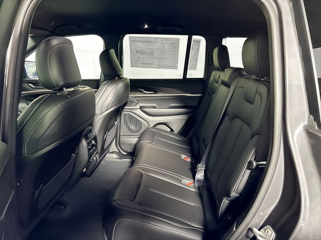 New 2026 Baltic Gray Metallic Clear-Coat Exterior Paint Jeep Limited image 20