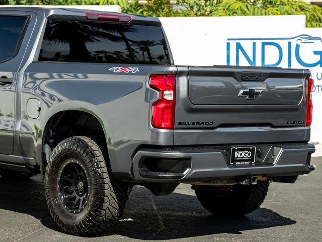 Used 2021 Satin Steel Metallic Chevrolet Custom image 10