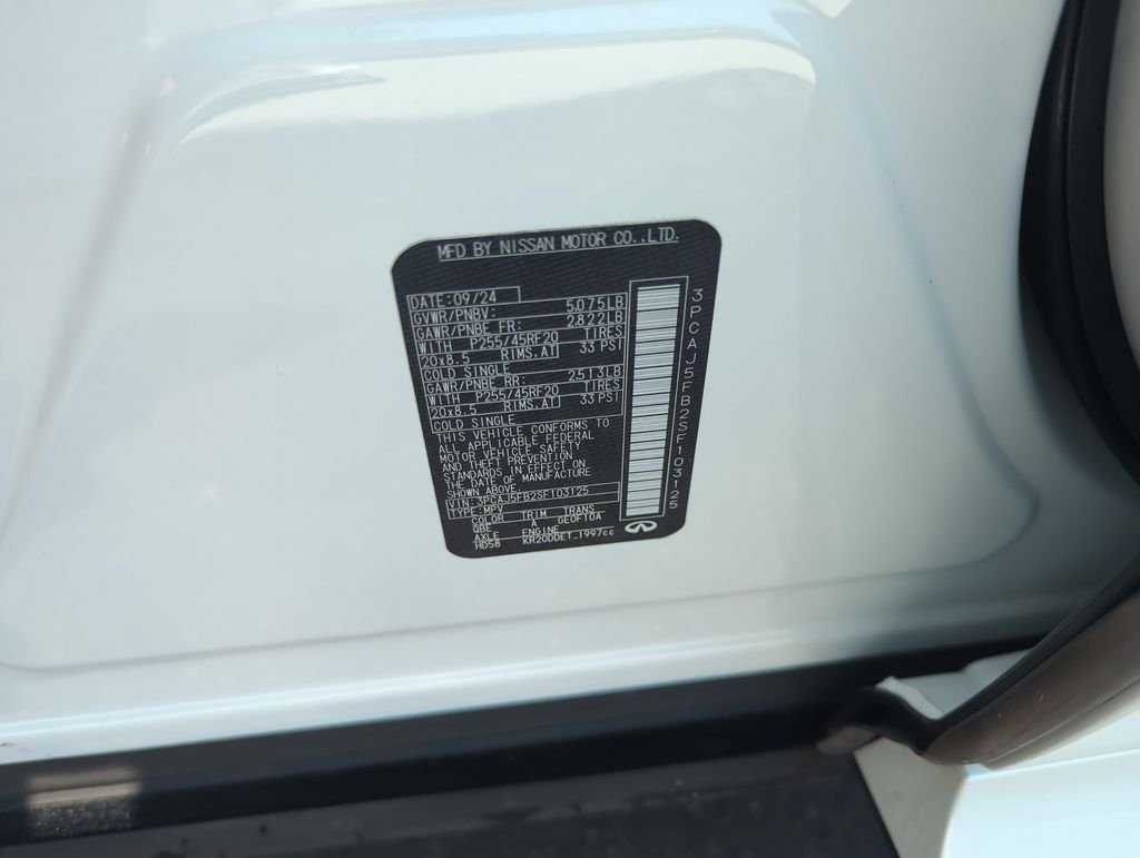 Used 2025 White INFINITI SPORT image 40