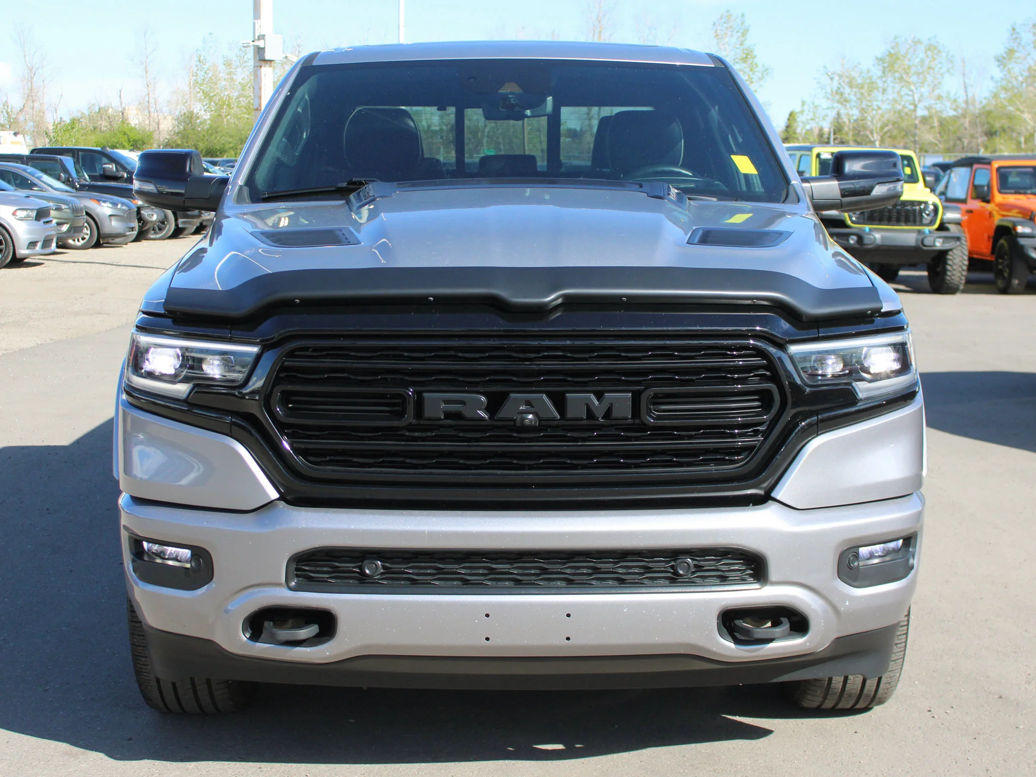 Certified Used 2024 Silver RAM Limited * No Accidents | HEMI V8 | Running Boards | Head-Up Display | 3.92 Axle Ratio | Navigation image 11