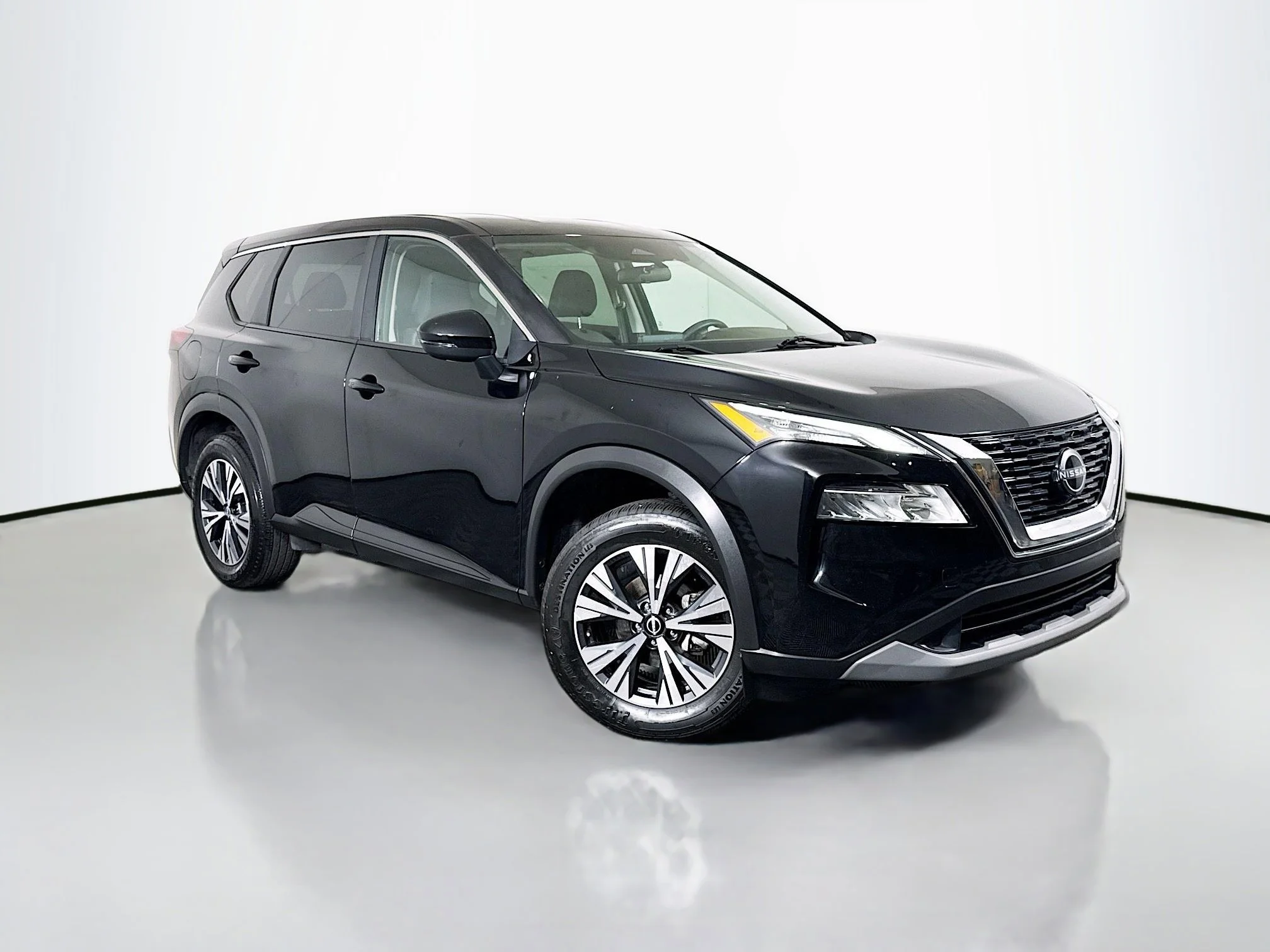 Used 2022 Super Black Nissan SV image 1