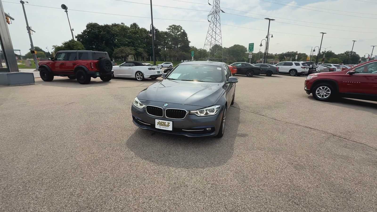 Used 2017 Gray BMW xDrive image 3