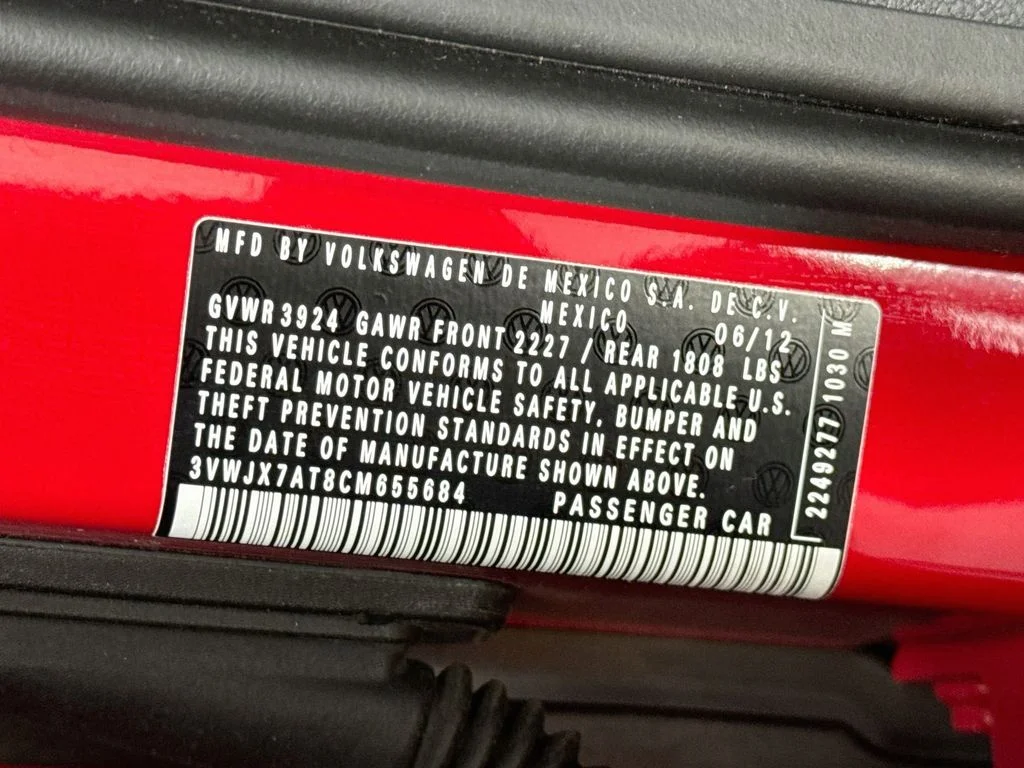 Used 2012 Red Volkswagen 2.5L image 38