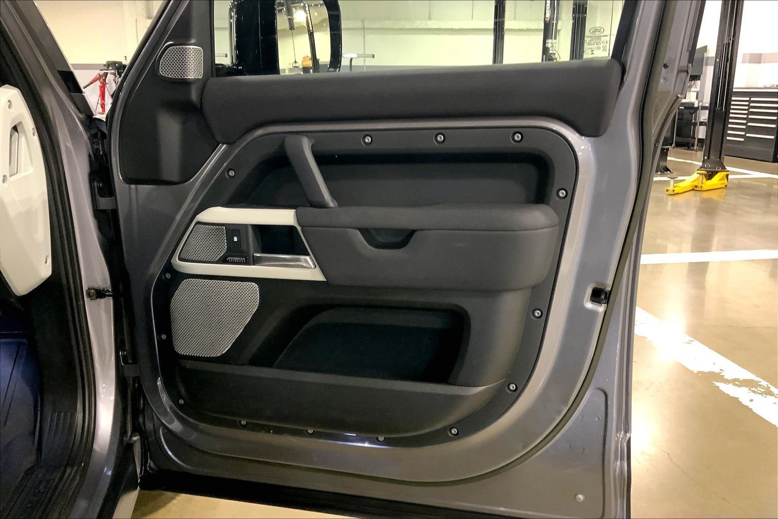 Used 2023 Eiger Gray Metallic Land Rover SE image 22