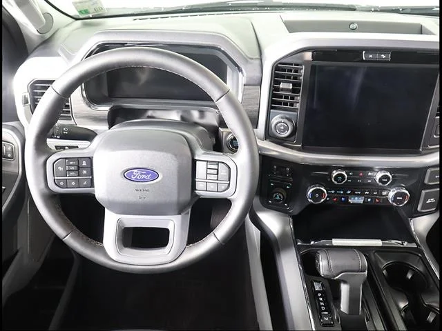Used 2025 Star White Metallic Tri-Coat Ford Lariat image 8