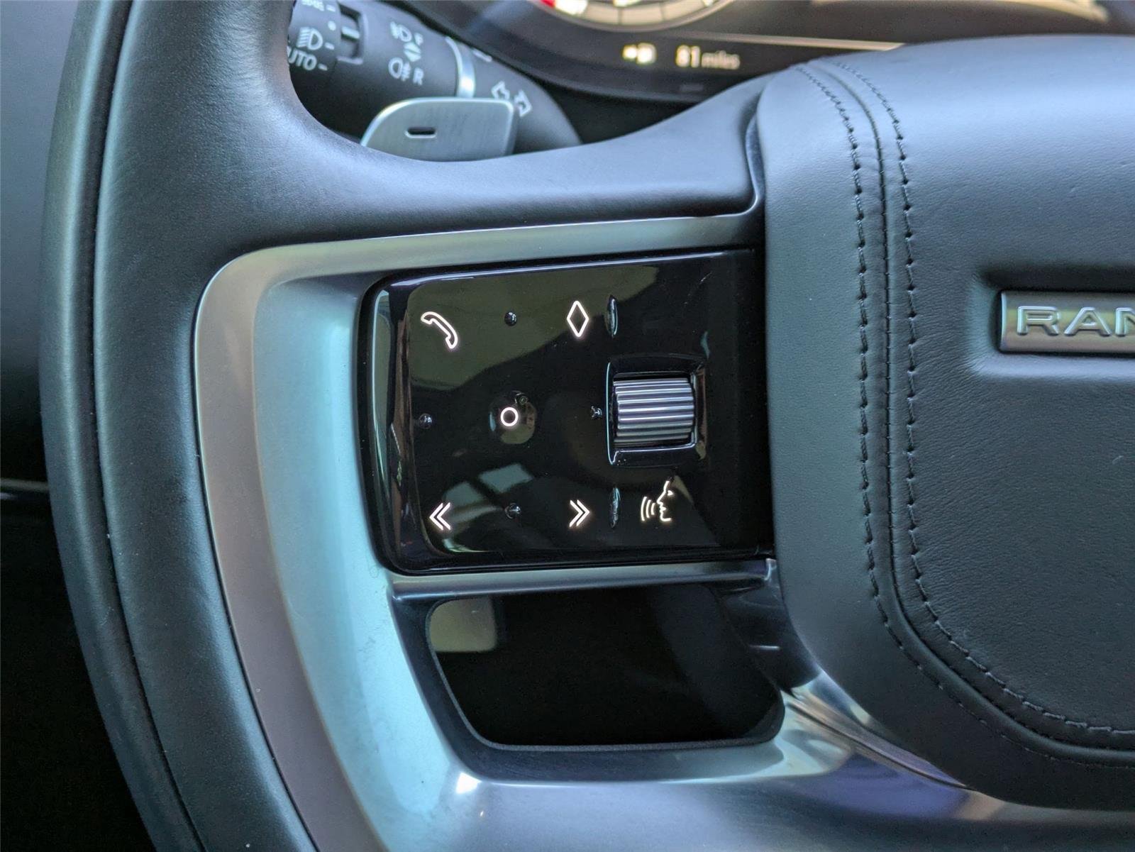 2023 Land Rover Range Rover SE - Photo 17
