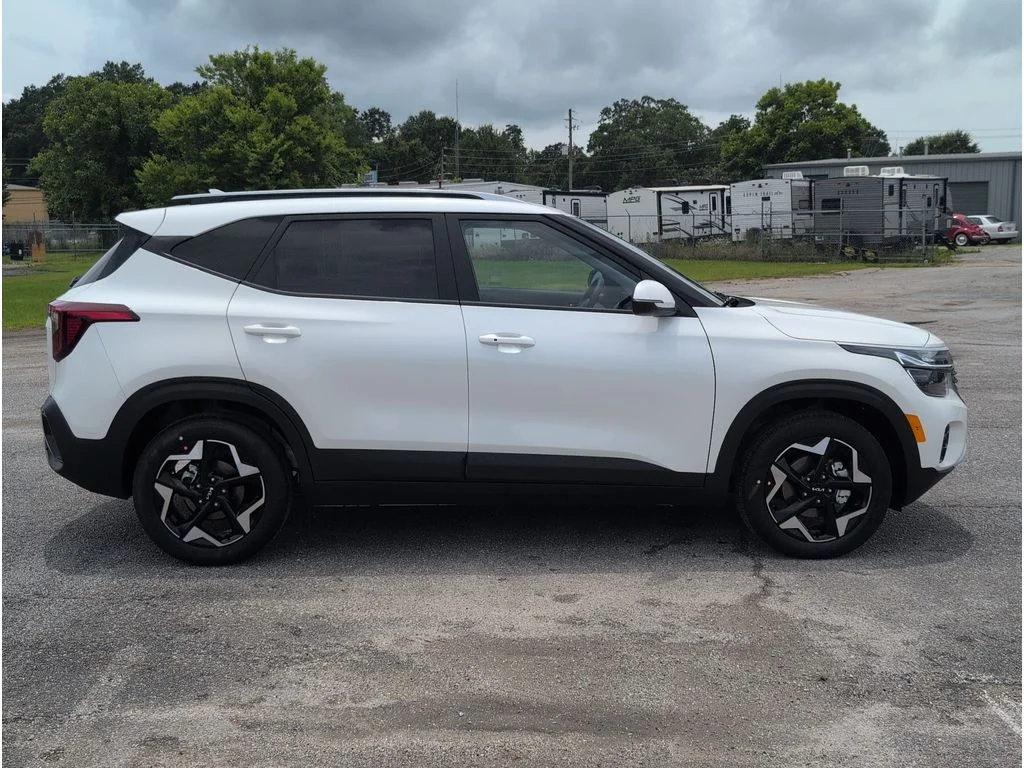 New 2026 Snow White Pearl Kia S image 6