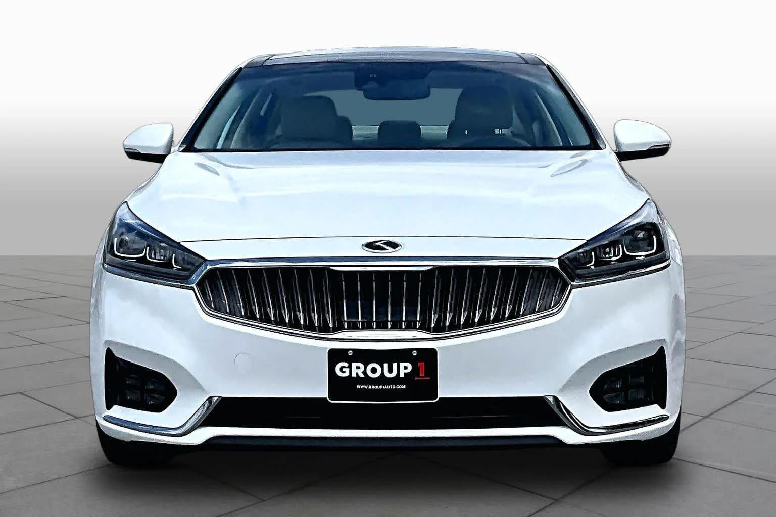 Used 2019 Snow White Pearl Kia Technology image 5