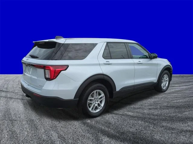New 2026 Space White Metallic Ford Active 100A image 4