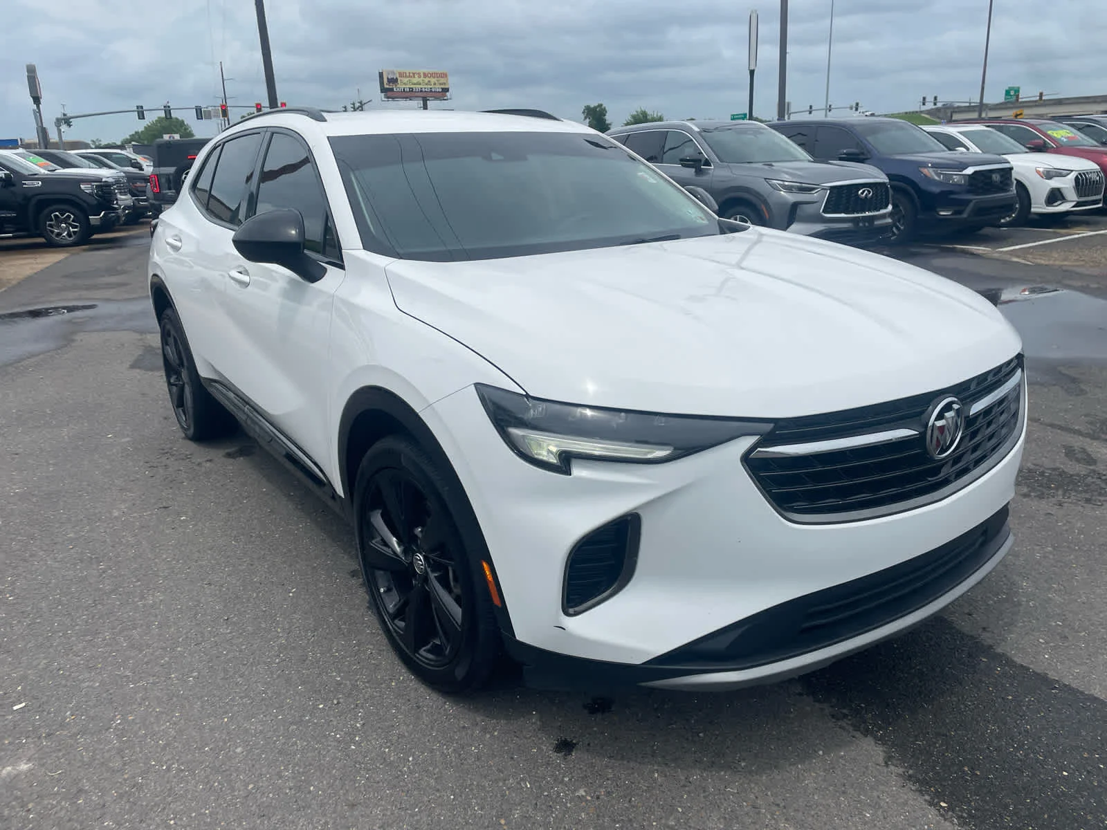 2022 Buick Envision Essence FWD's photo