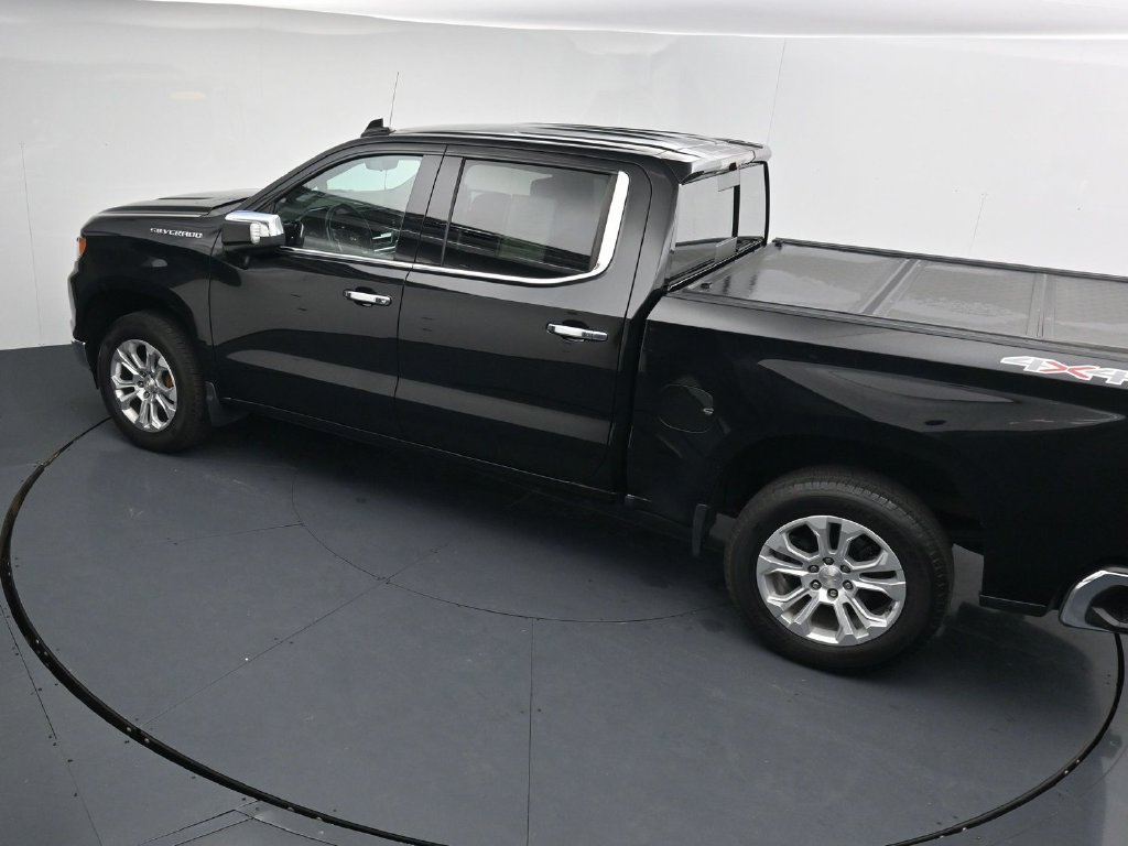 Used 2022 Black Chevrolet LTZ image 27
